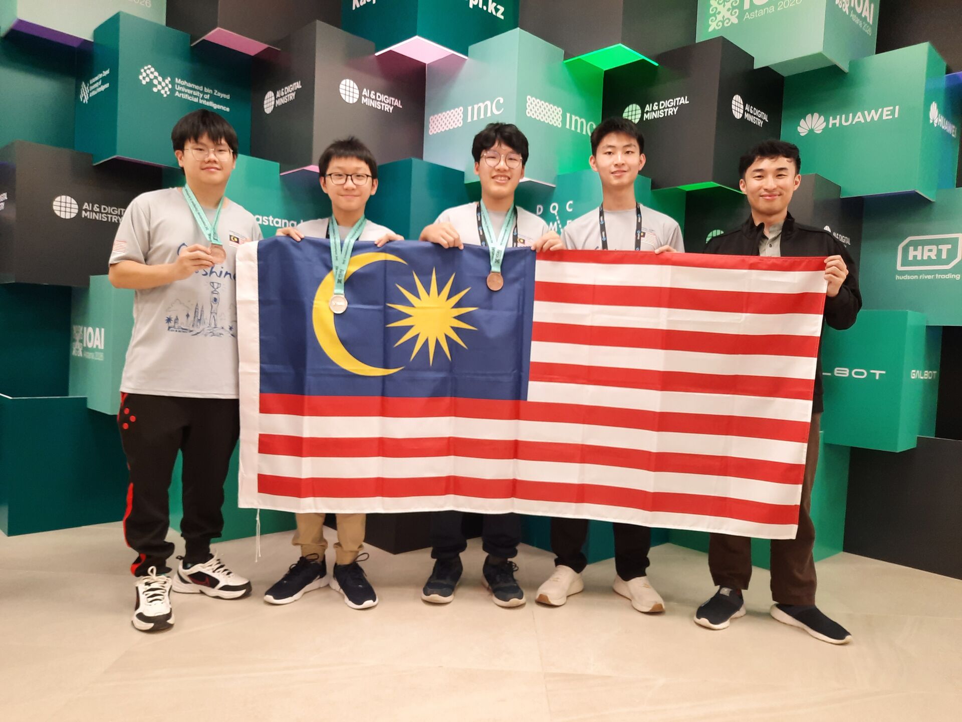 Malaysian IOAI 2026 team with their medals